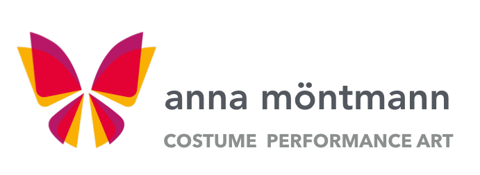 Anna Möntmann Costume Performance Art Berlin Walking und Vocal Acts